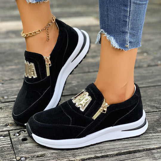 Damen Plateau-Slipper-Sneaker aus Veloursimitat mit seitlichem Zier-Reißverschluss und metallischer Applikation Shop Nory