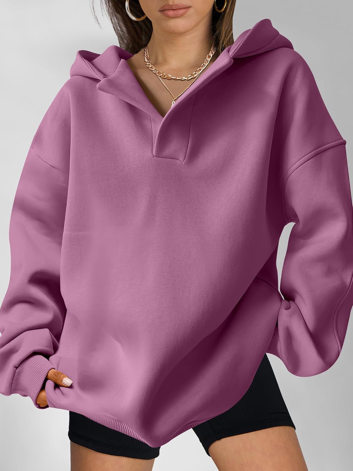 Damen Oversized Hoodie mit kurzem Kragen und praktischen Seitentaschen