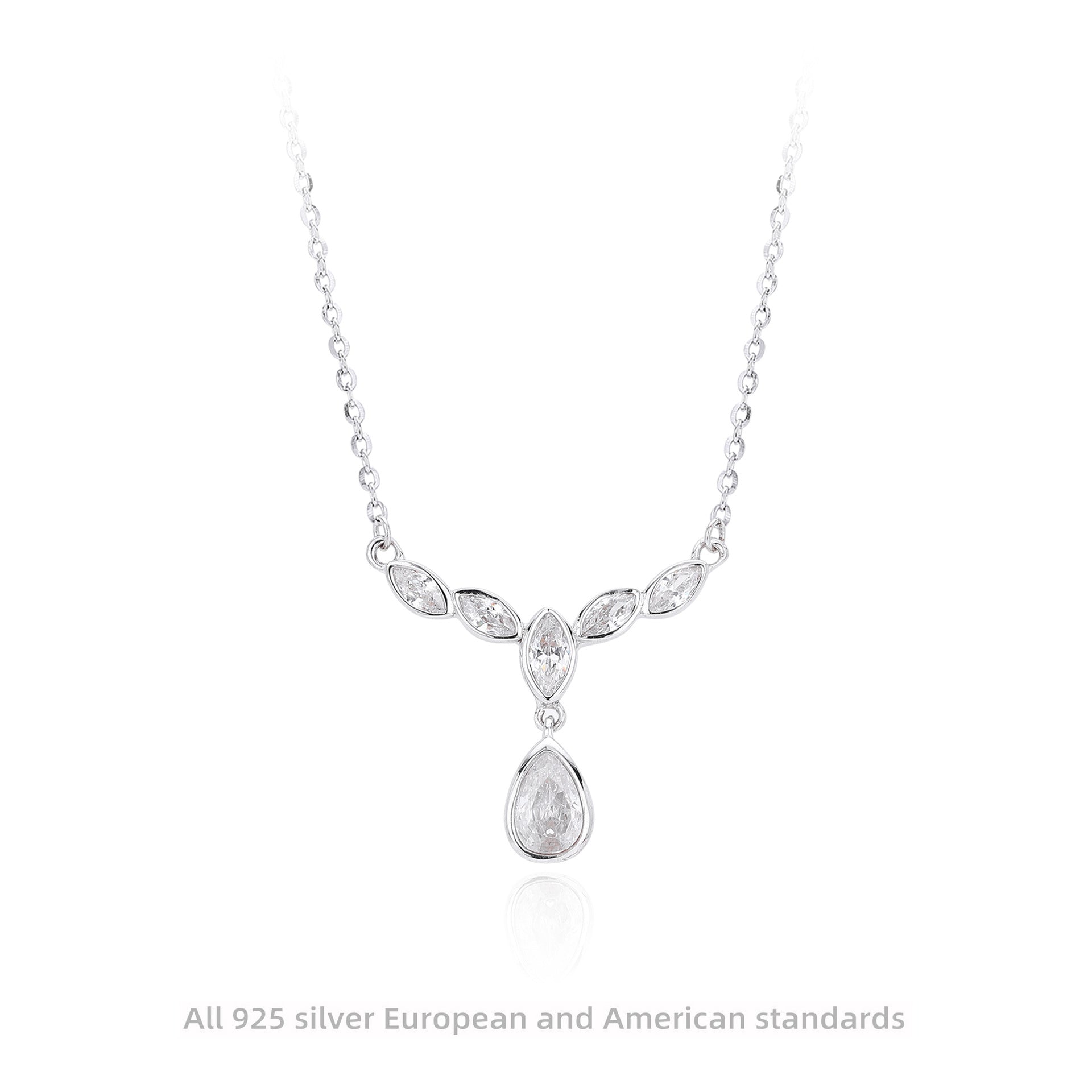 Damen Halskette mit funkelnden Zirkonia-Elementen im eleganten V-Design Shop Nory