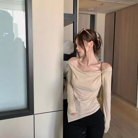 Damen schulterfreies Cowl-Longsleeve mit feinen Spaghettiträgern und sculptender Taillenpassform Shop Nory