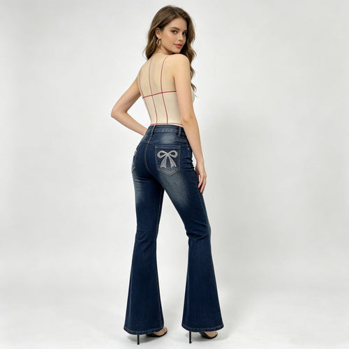 Damen Bootcut Jeans mit dekorativen Stickereien