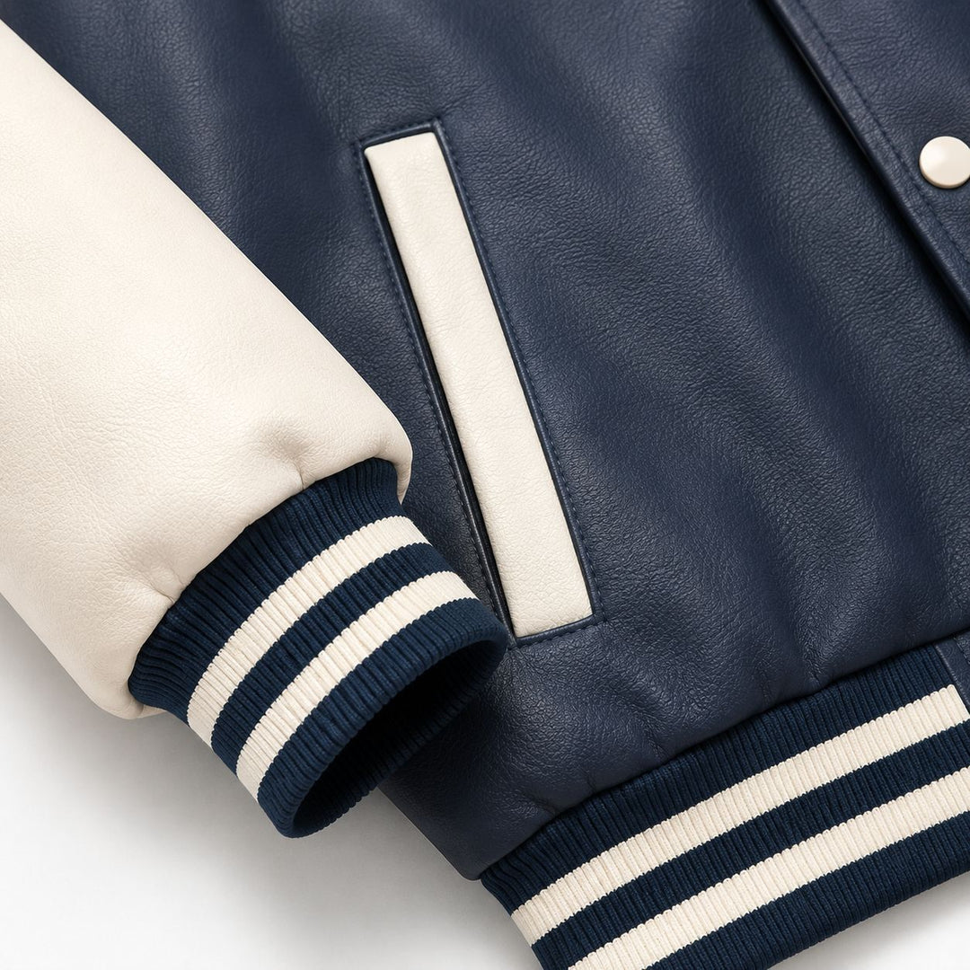 Herren Collegejacke im Letterman‑Stil mit Kunstleder‑Body, Kontrastärmeln und Chenille‑Patches Shop Nory