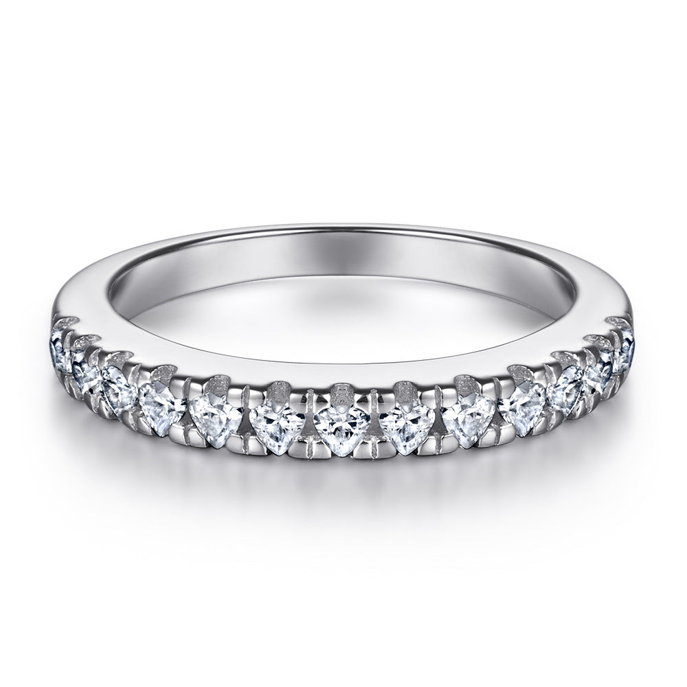 Damen Verlobungsring mit strahlendem ovalem Hauptstein und zarten Zirkonia-Details Shop Nory