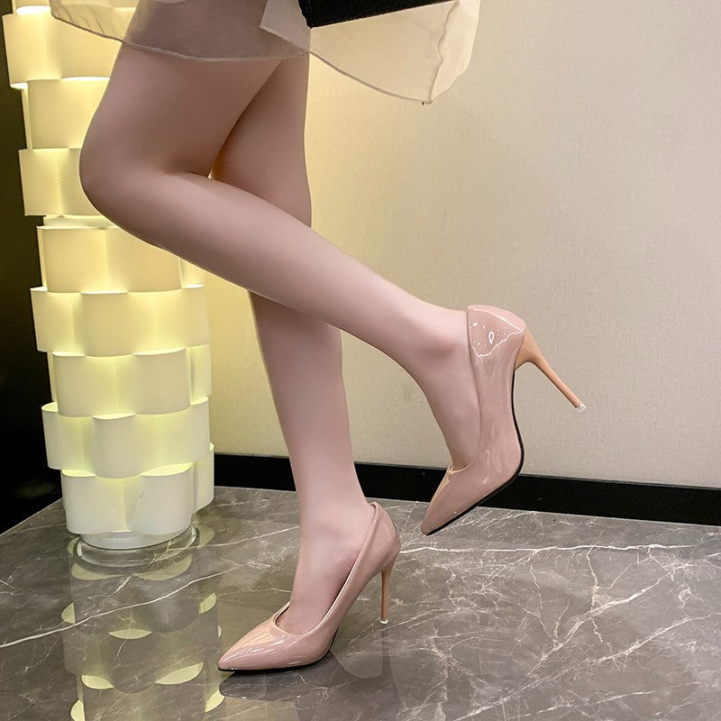 Damen Elegante Lackpumps mit spitz zulaufender Kappe und filigranem Stilettoabsatz Shop Nory