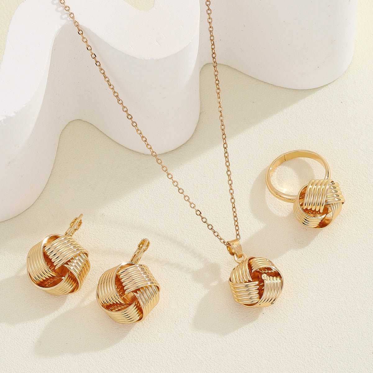 Damen Schmuckset mit kunstvollen Knotenmotiven Shop Nory