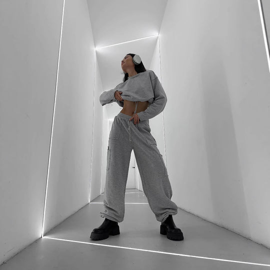 Damen Kurzes Tunnelzug-Sweatshirt mit geripptem Saum und lässiger High‑Waist‑Jogginghose Shop Nory