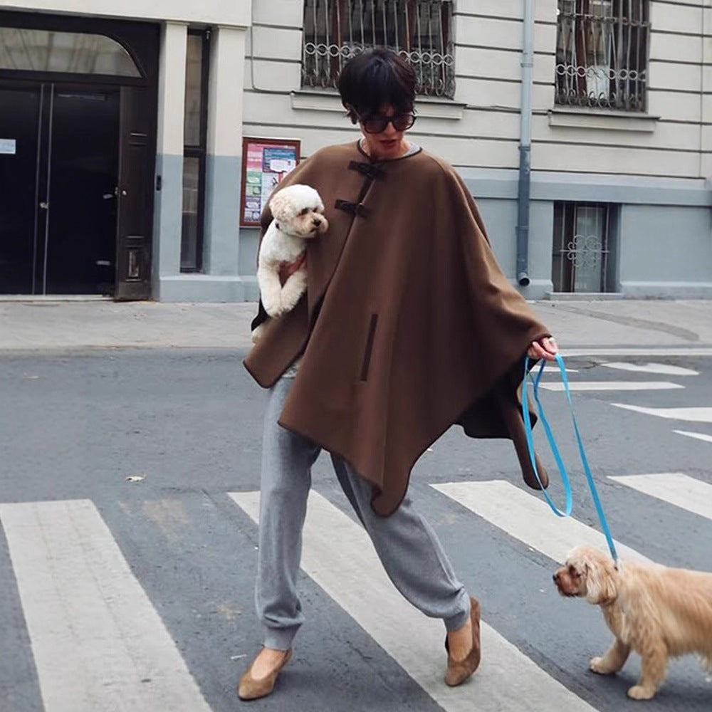 Damen Oversize Cape Mantel aus Wollmix mit hohem Stehkragen und Lederlaschen Shop Nory