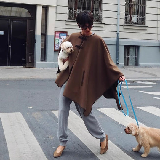 Damen Oversize Cape Mantel aus Wollmix mit hohem Stehkragen und Lederlaschen Shop Nory