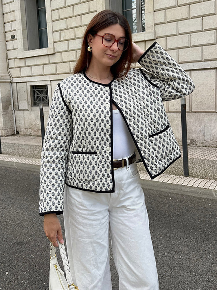Damen gesteppte Kurzjacke mit Allover-Muster und kontrastierender Paspel Shop Nory