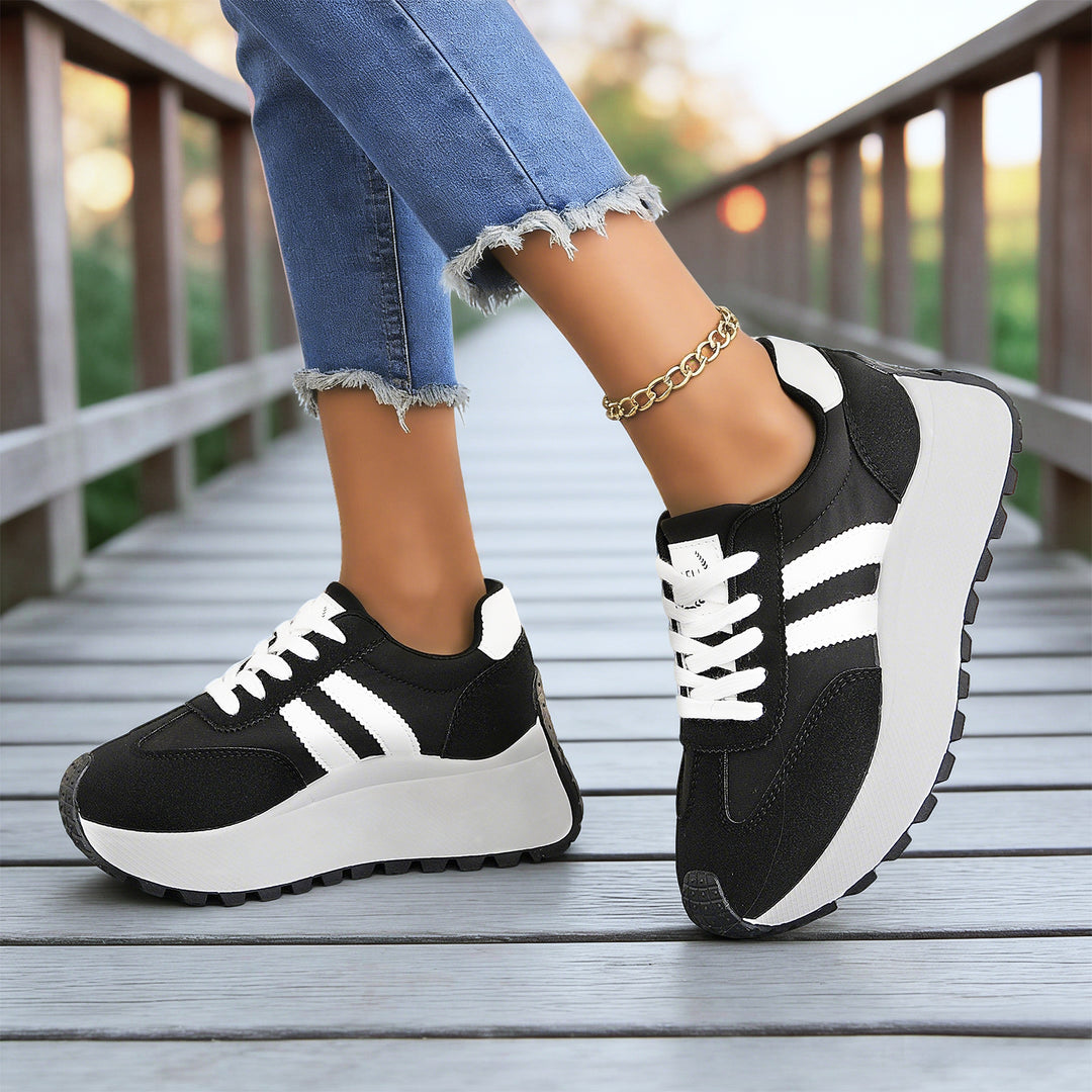 Damen nan Plateau-Chunky-Sneaker mit verstärkter Zehenkappe, profilierter Gummilaufsohle und stoßdämpfender EVA-Zwischensohle Shop Nory
