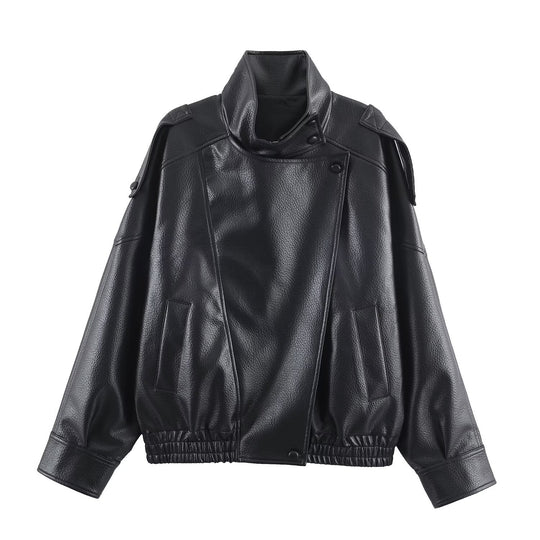 Damen Kunstlederjacke im modernen Design mit hochgeschlossenem Kragen und praktischen Taschen