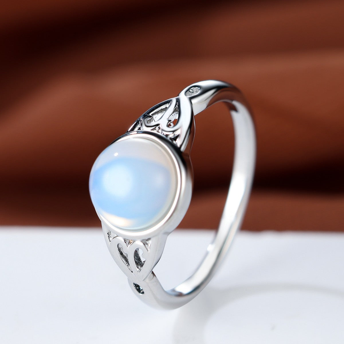 Damen Ring mit schimmerndem Mondstein und filigranen Details Shop Nory