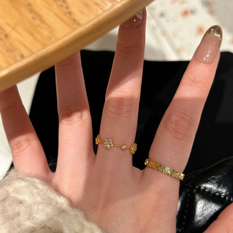 Damen funkelnder Cocktailring mit floralen Ziersteinen Shop Nory