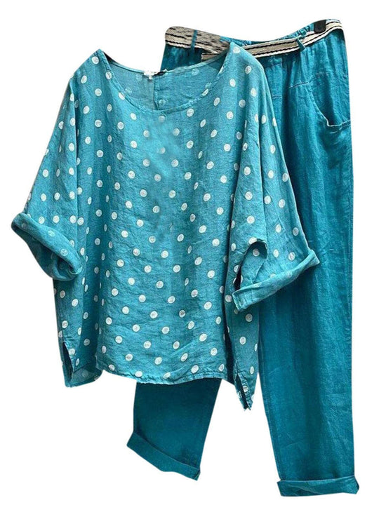 Damen Kombination aus leichten Rundhalsbluse mit Punkten und bequemen Hose