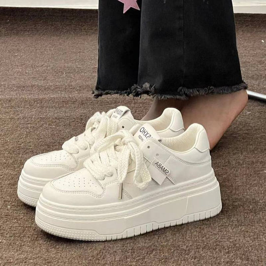 Damen Plattform-Sneaker mit dämpfender Laufsohle und eleganter Schnürung