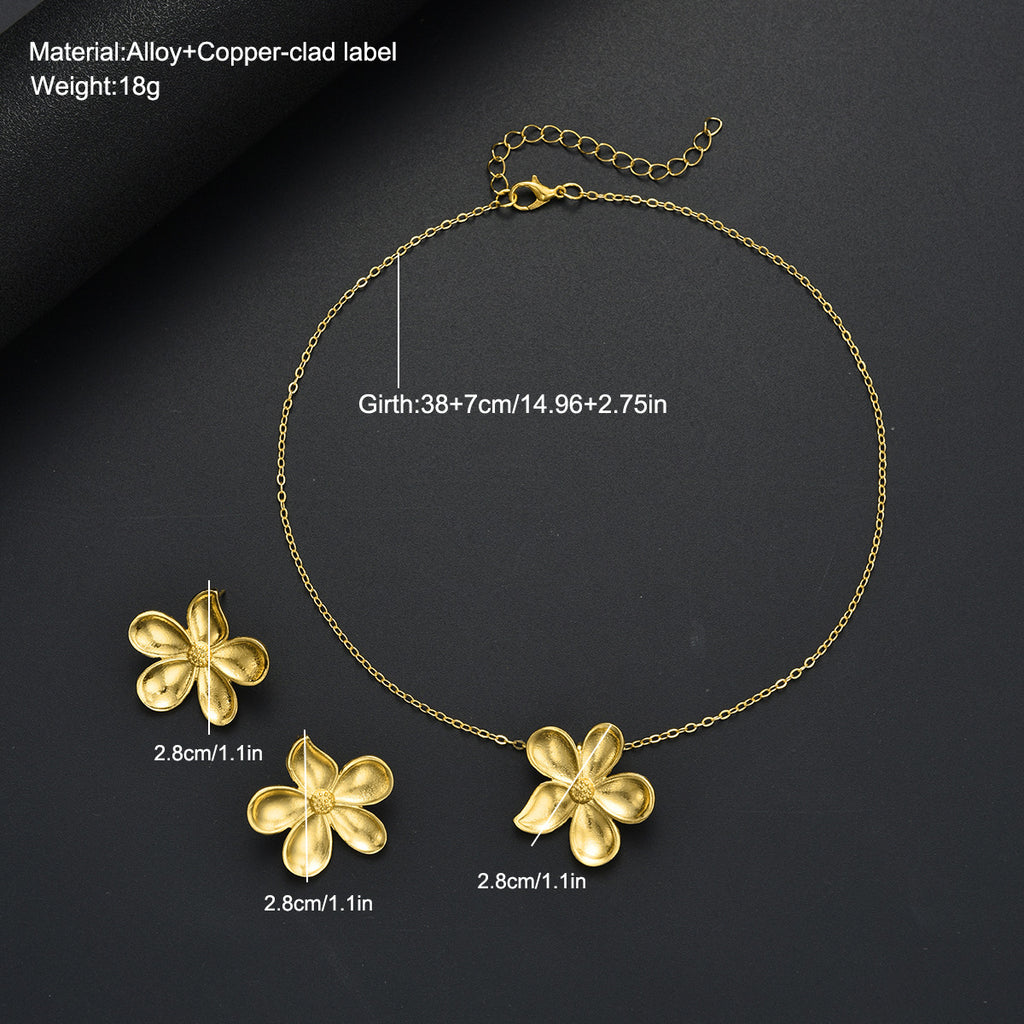 Damen Schmuckset mit floralem Anhänger und funkelnden Akzenten Shop Nory