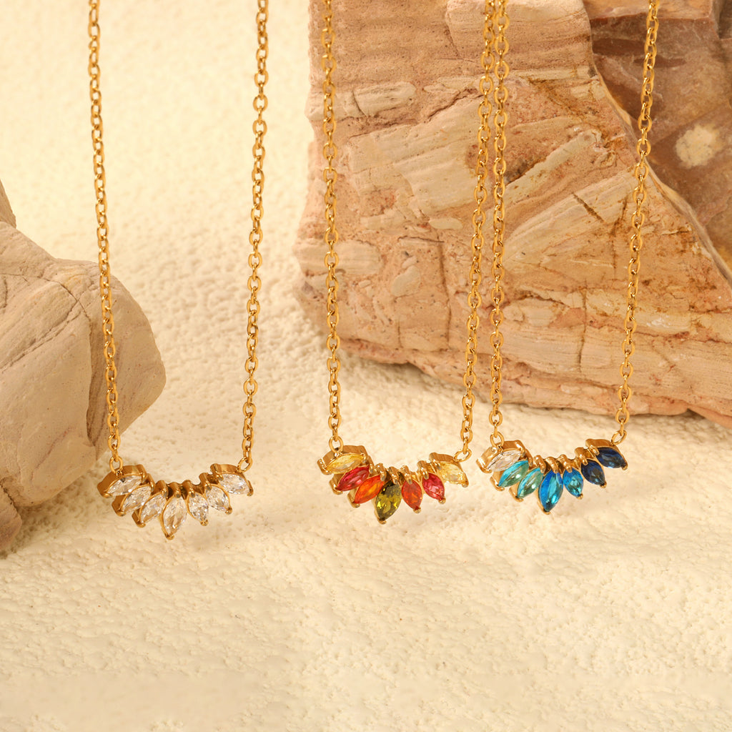 Damen Halskette mit funkelnden Zirkonia-Elementen und goldplattierter Kette Shop Nory