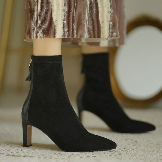 Damen Knöchelhohe Stiefelette aus Veloursoptik mit sock‑haftem Schaft und Rückseitenreißverschluss Shop Nory