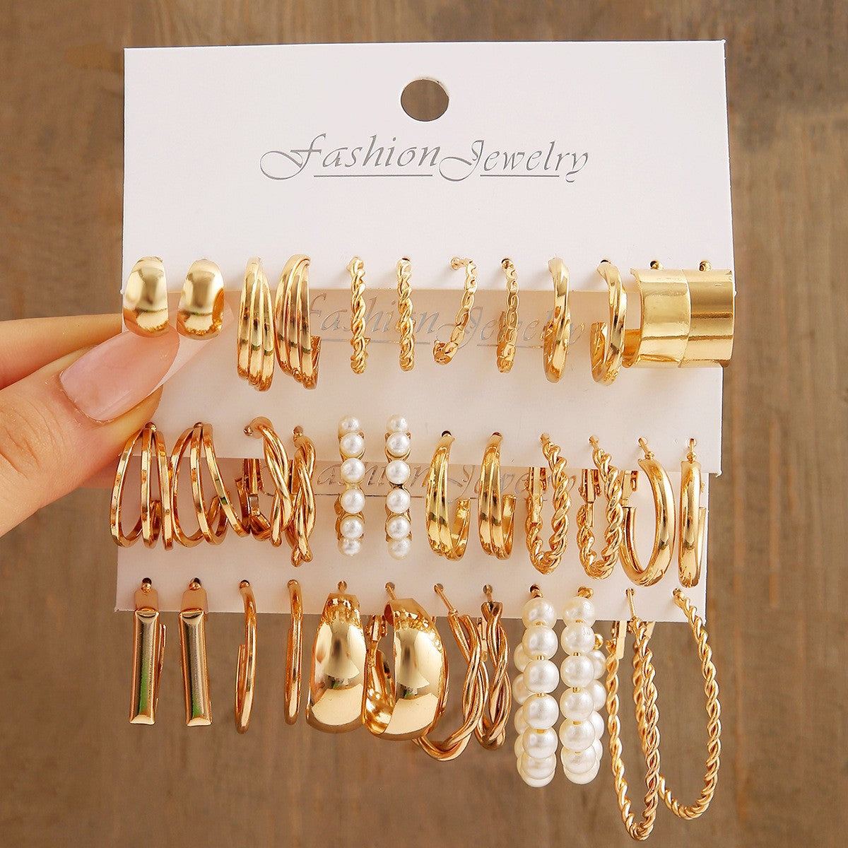 Damen Ohrringe Set mit modernen und eleganten Designs Shop Nory