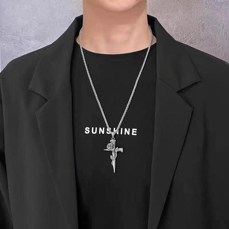 Damen Halskette mit künstlerischem Rosenkreuz-Anhänger Shop Nory