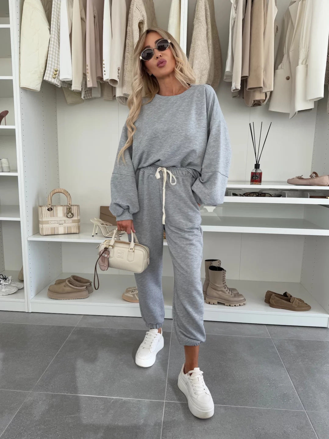 Damen Oversized Loungewear-Set aus weich angerautem Sweat mit Kordelzug-Jogginghose und relaxed Pullover Shop Nory