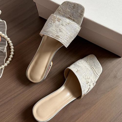 Damen Bestickte Mules mit quadratischer Zehenbox und kleinem Blockabsatz Shop Nory