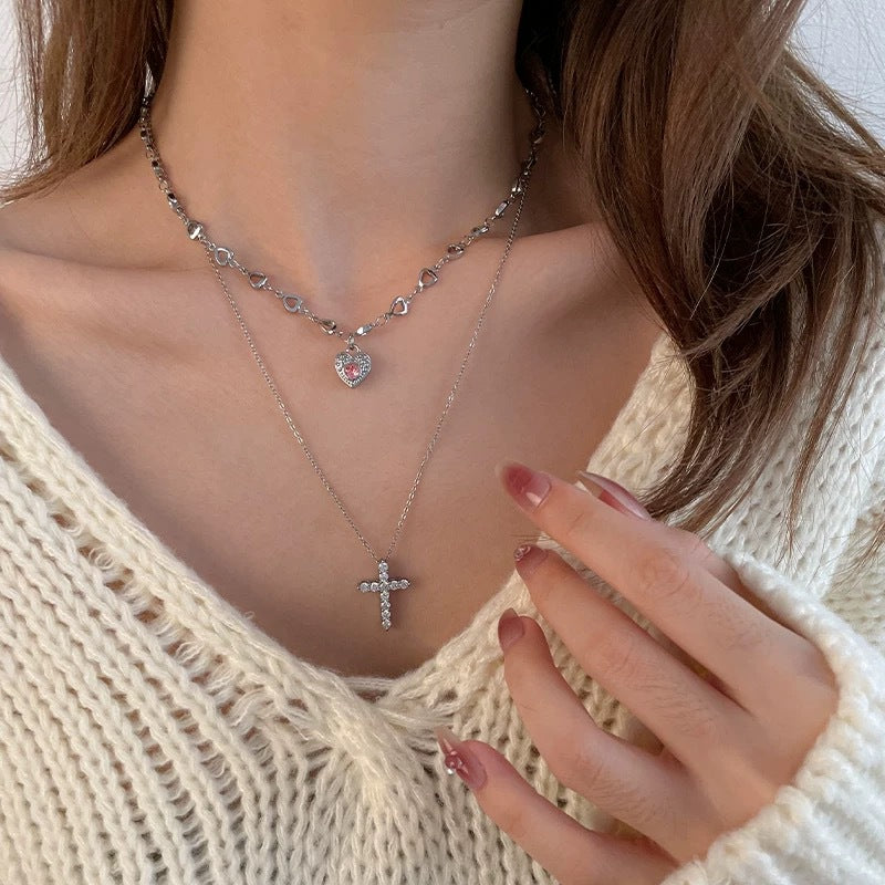 Damen Halskette mit herzförmigem Anhänger und filigranem Gliederdesign Shop Nory