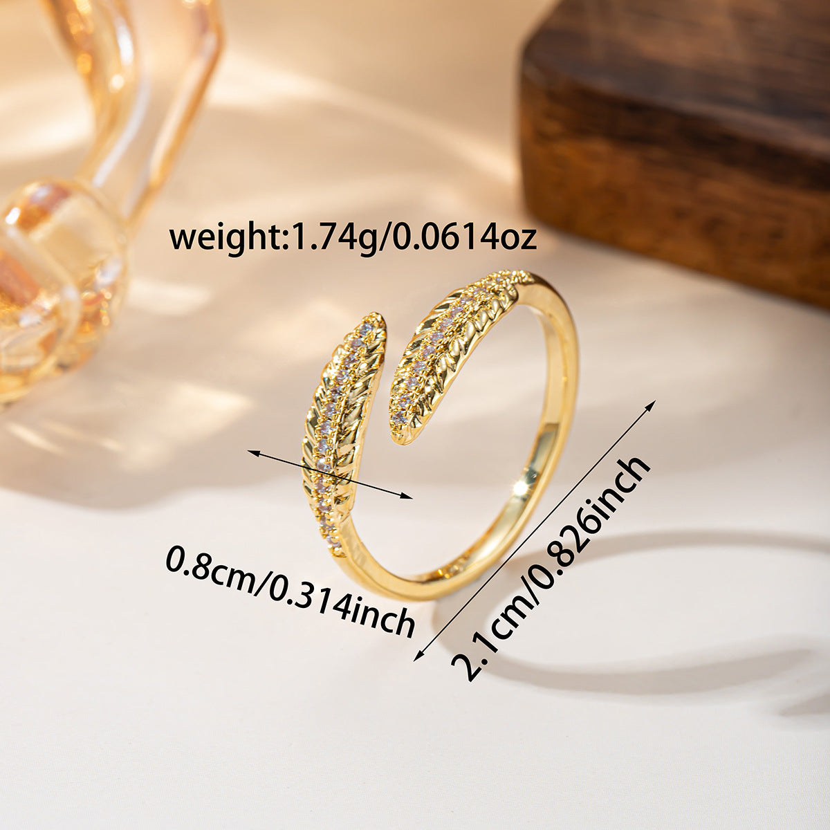 Damenarmreif mit floralem Design und funkelnden Kristallen Shop Nory