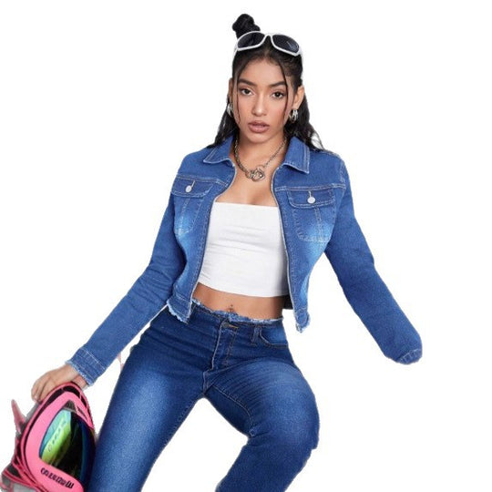 Damen kurz geschnittene taillierte Jeansjacke mit Reißverschluss und rohem Bund Shop Nory