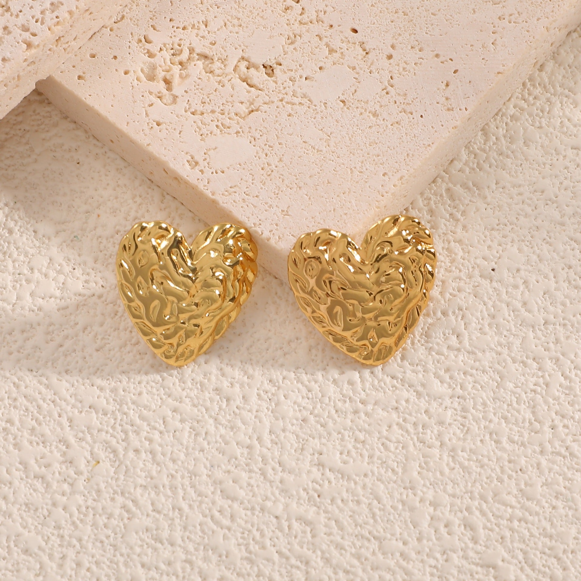 Damen Ohrclips im eleganten Wellenmuster Shop Nory