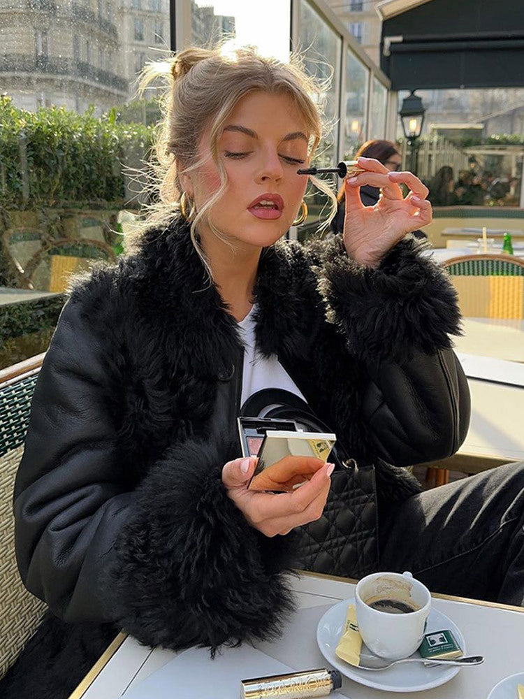 Damen Oversize Kunstleder-Mantel im Aviator-Stil mit voluminösem Faux-Fur-Kragen und Teddybündchen Shop Nory