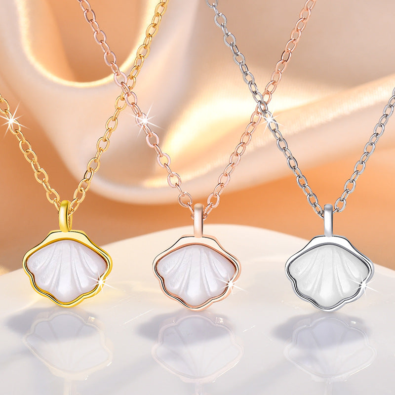 Damen Halskette mit muschelförmigem Anhänger aus hochwertigem Edelstahl und feiner Verarbeitung Shop Nory