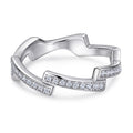 Damen Ring mit geschwungenem Design und funkelnden Zirkonia-Besatz Shop Nory