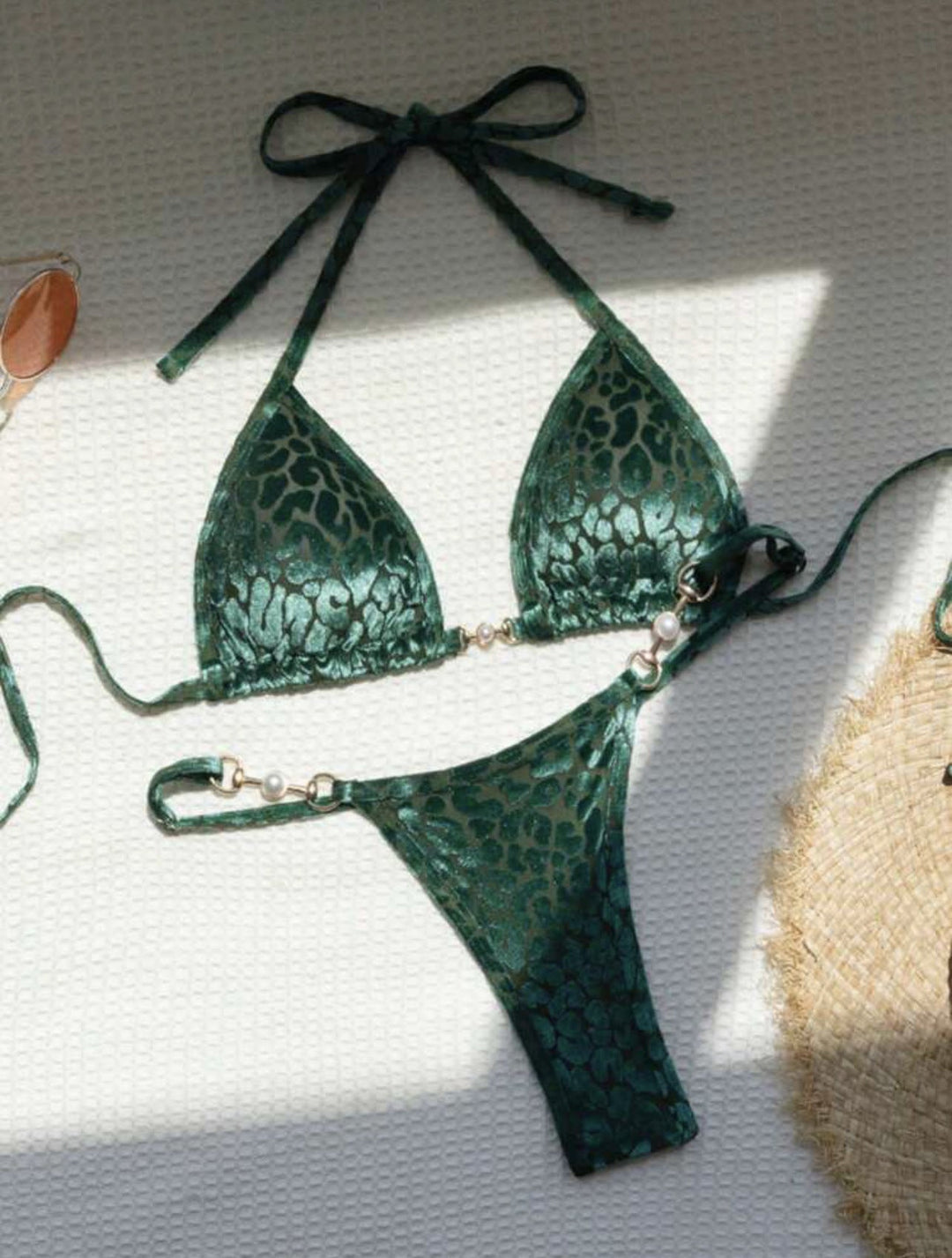 Damen Triangel-Bikini mit dekorativen Akzenten und raffiniertem Schnitt
