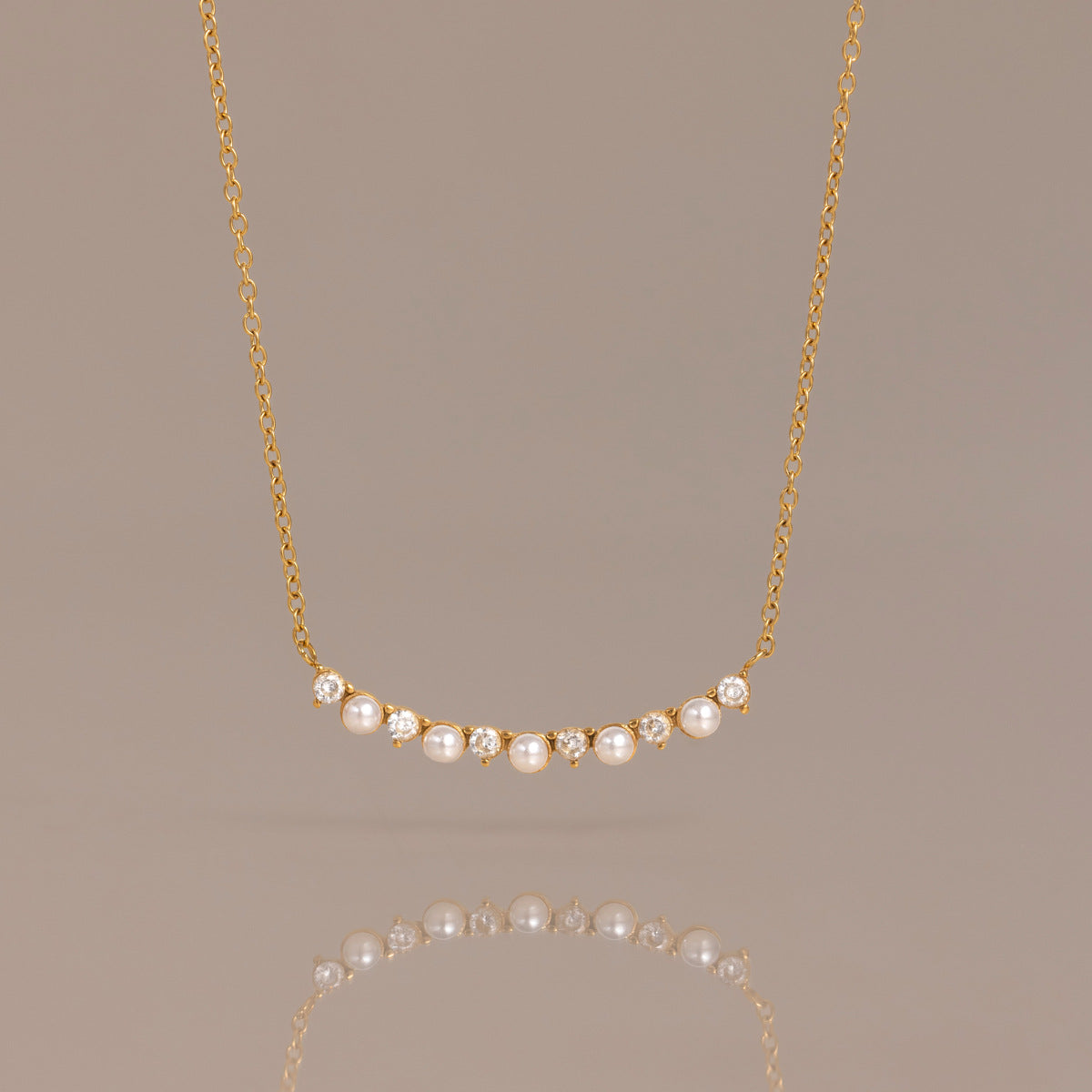 Damen Halskette mit eleganten Zirkonia und Perlenakzenten Shop Nory