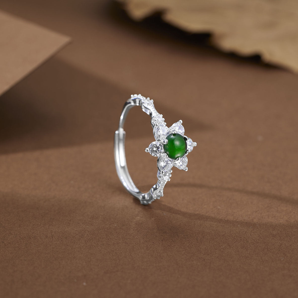 Damen Ring mit grünem Jade-Edelstein und funkelnden Zirkonia Shop Nory