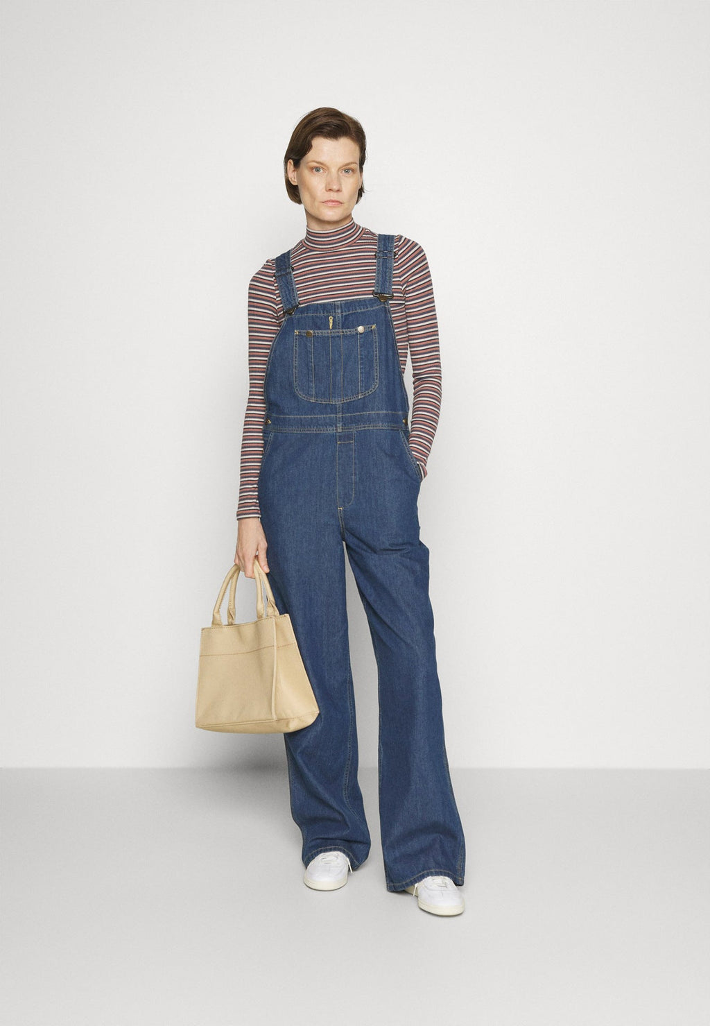 Damen Denim-Latzhose mit weitem Bein und verstellbaren Trägern