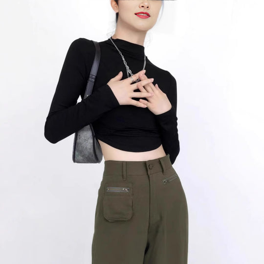 Damen Figurnahes Langarm-Cropped-Top mit Stehkragen, seitlicher Raffung und verlängerten Ärmeln Shop Nory