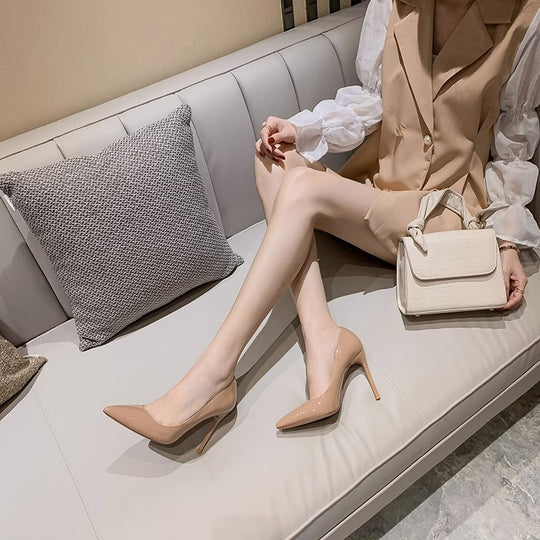 Damen Elegante Lackpumps mit spitz zulaufendem Stiletto-Absatz und gepolsterter Innensohle Shop Nory