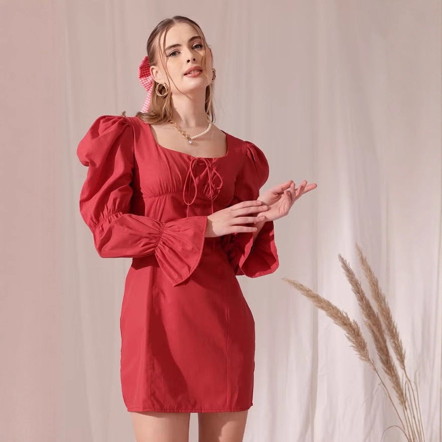 Damen Puffärmeliges Mini-Kleid mit eckigem Ausschnitt, Kordel-Bustier und Glockenärmeln Shop Nory