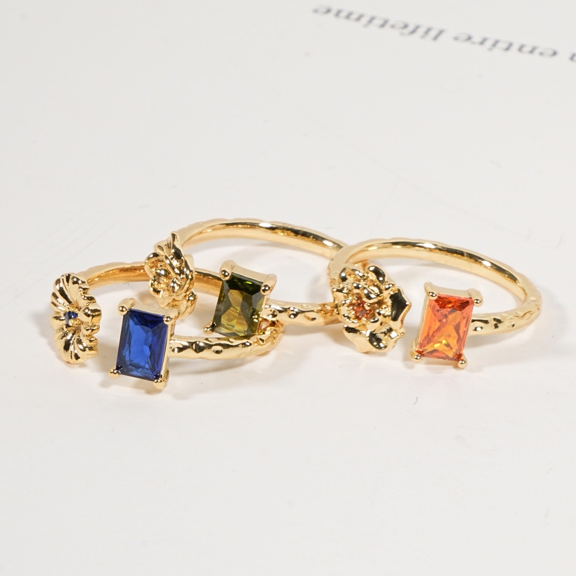 Damen eleganter Ring mit bunten Akzenten Shop Nory