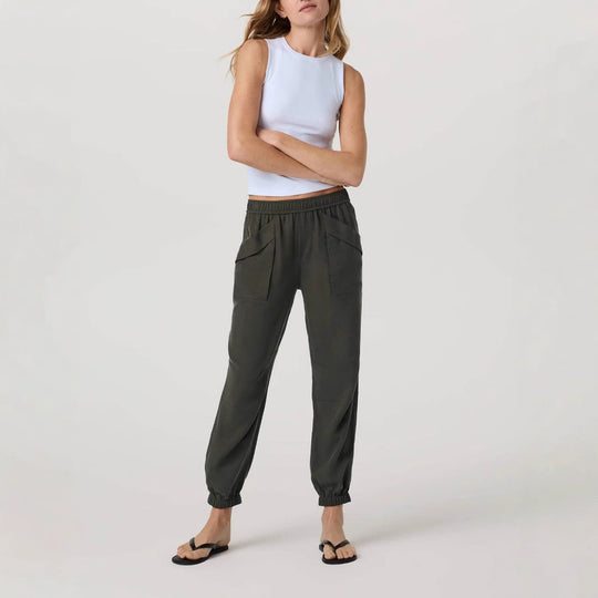 Damen Relax-Joggerhose mit hohem Gummibund und aufgesetzten Taschen Shop Nory