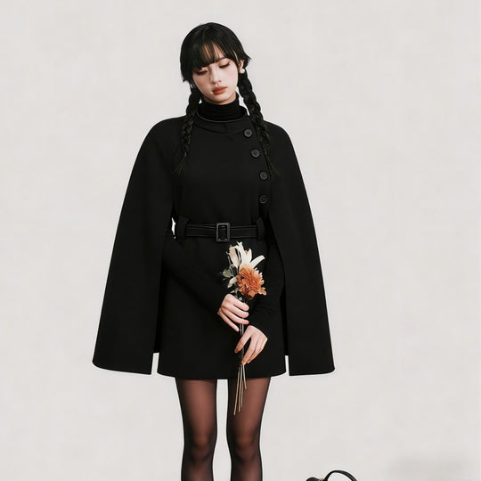 Damen Cape-Mantel mit Taillengürtel, asymmetrischer Knopfleiste und Stehkragen Shop Nory