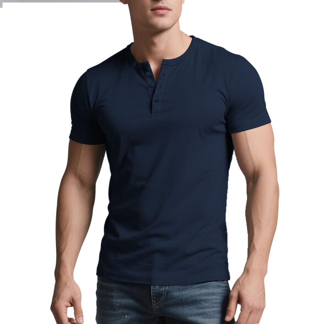Herren nan kurzes Henley-Shirt mit dezenter Knopfleiste und figurbetontem Schnitt