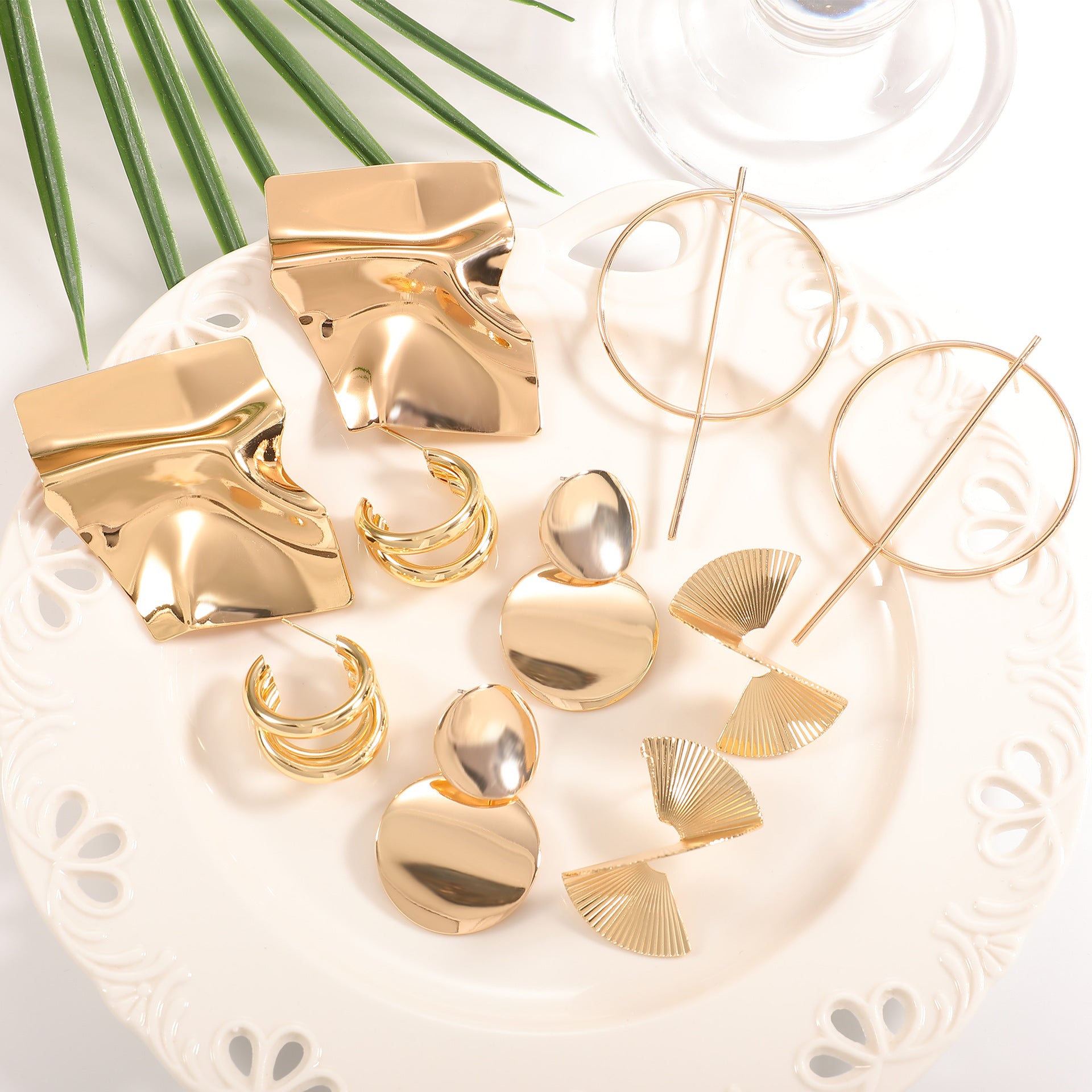 Damen Ohrringe mit innovativem, skulpturalem Design Shop Nory