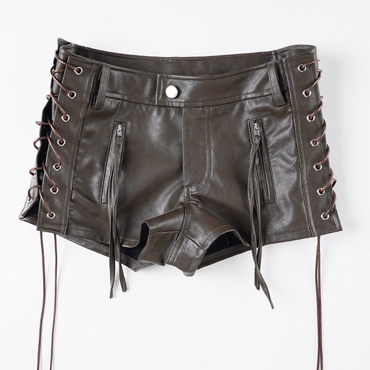 Damen Kunstleder-Shorts mit dekorativen Knopfdetails