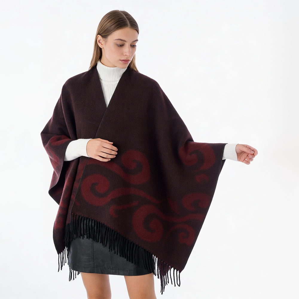 Damen Wollmix-Poncho mit Jacquard‑Wirbelmuster, V-Ausschnitt und Fransen Shop Nory