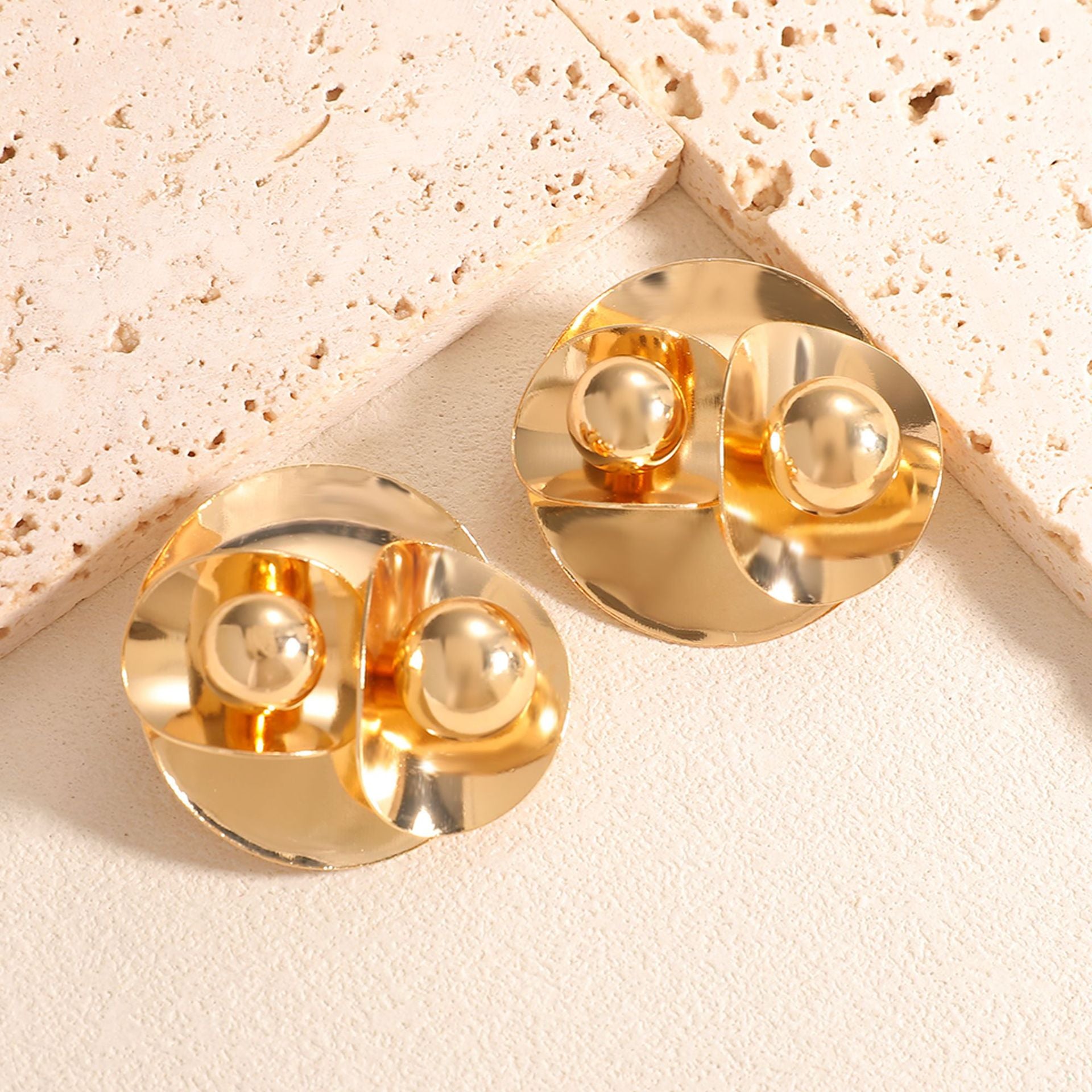 Damen Perl- und Metall-Design Ohrringe Shop Nory
