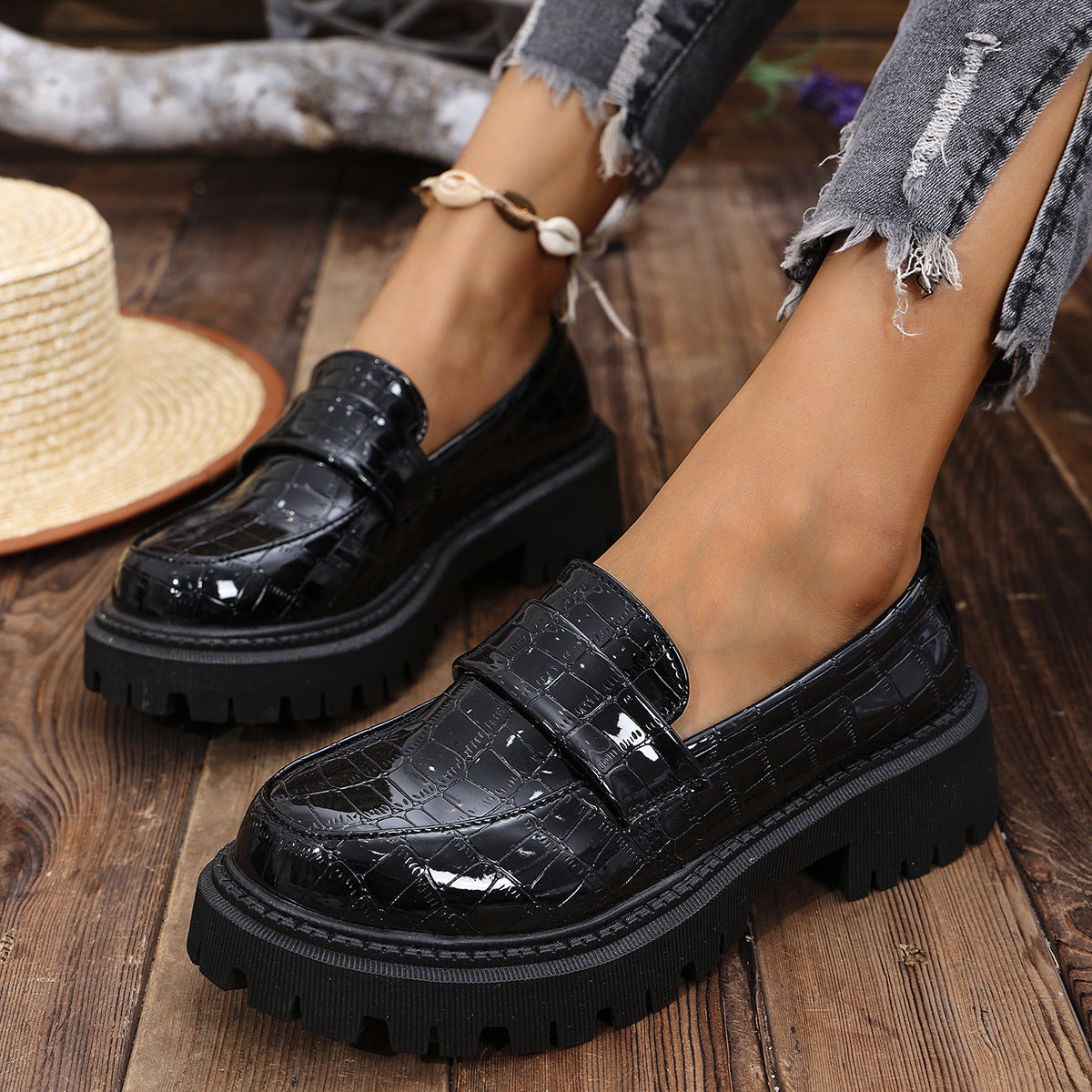 Damen Mokassins mit modernem Kroko-Design und robustem Profil