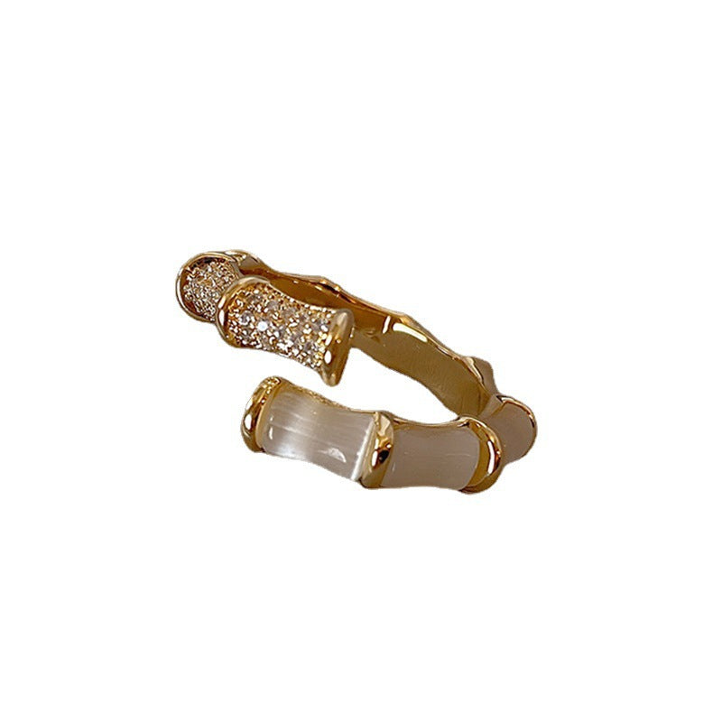 Damen schimmernder Edelstahlring mit funkelnden Zirkonia und eleganter Struktur Shop Nory